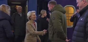 Ursula fon der Leyen Kiyevə gəlib