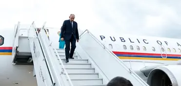 Nikol Paşinyan Polşaya səfər edib