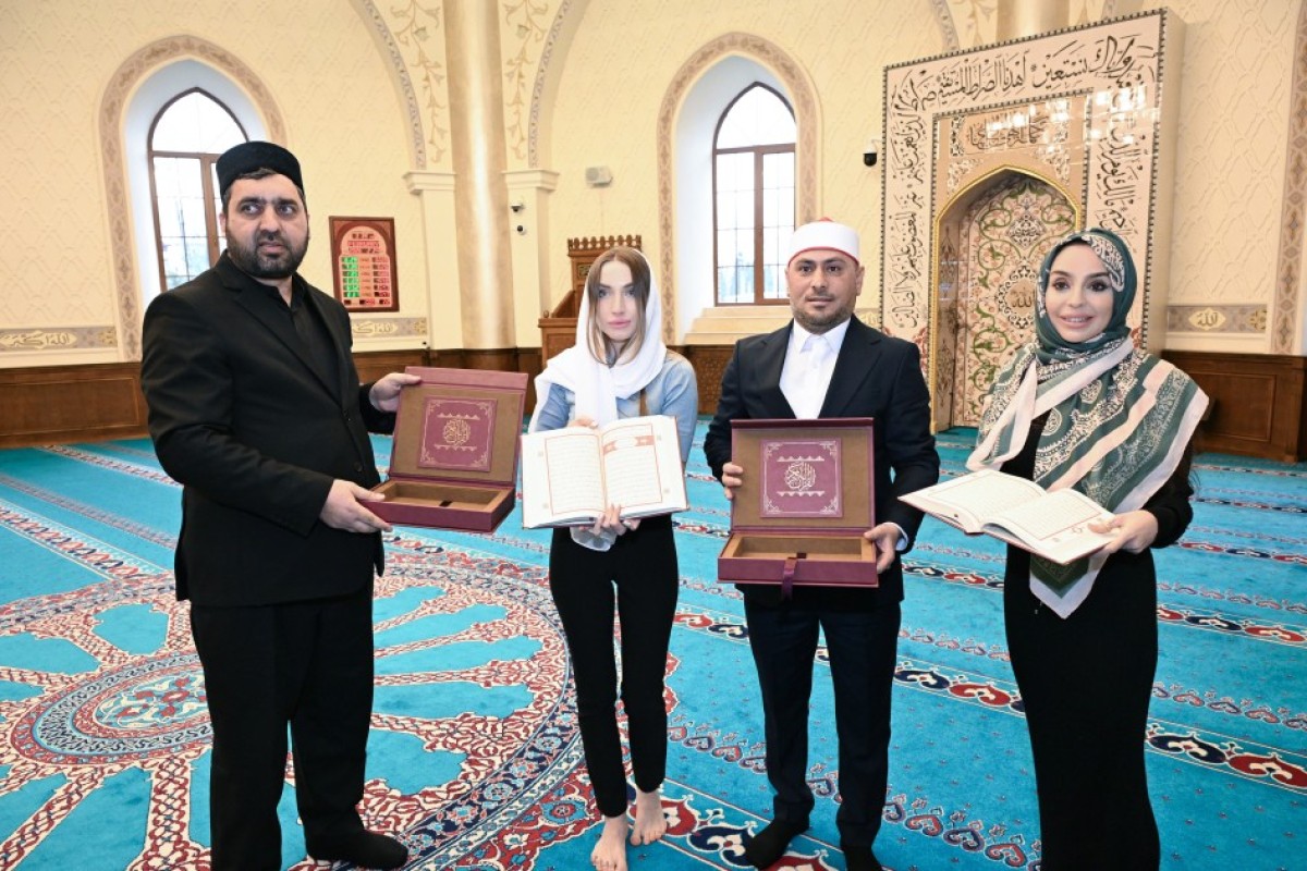 Leyla Əliyeva və Alena Əliyeva Qubada Cümə məscidini ziyarət ediblər