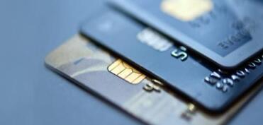 Azərbaycanda kredit kartlarının sayı azalıb