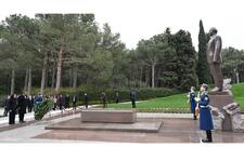 Efiopiyannın Baş naziri Fəxri xiyabanda Heydər Əliyevin məzarını ziyarət edib