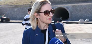 Amerikalı diplomat: Azərbaycanla münasibətləri daha yüksək səviyyəyə qaldırmaq üçün dayanmadan çalışırıq