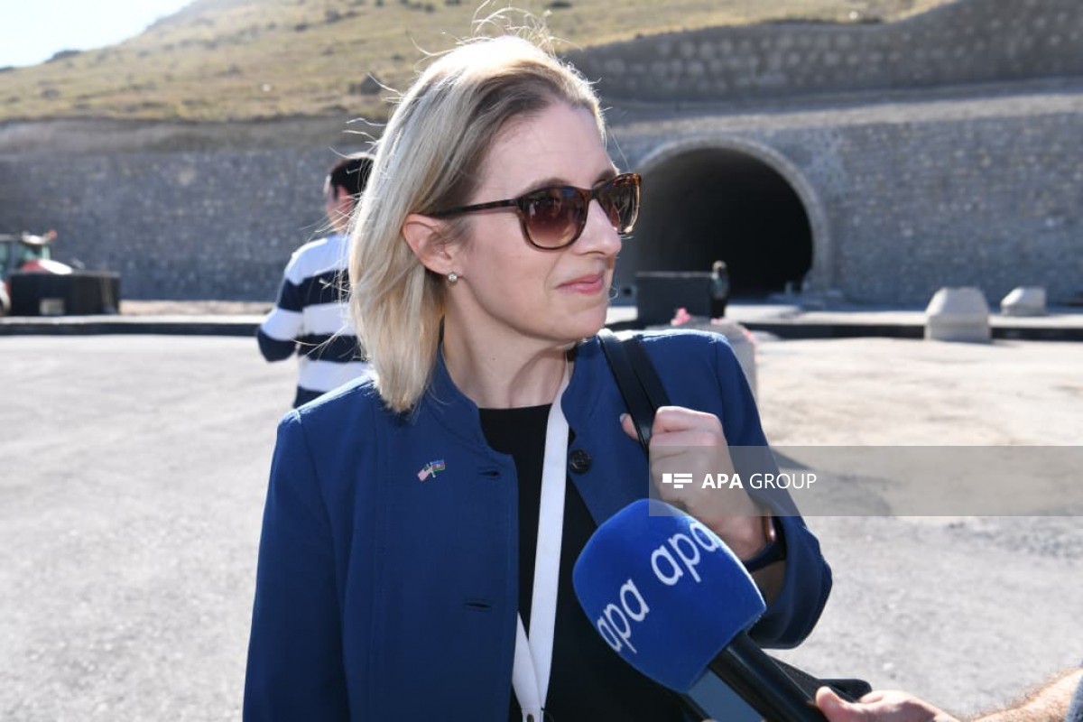 Amerikalı diplomat: Azərbaycanla münasibətləri daha yüksək səviyyəyə qaldırmaq üçün dayanmadan çalışırıq