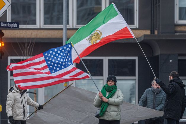 Pakistanın ABŞ konsulluğu yaxınlığında toqquşmalar başlayıb