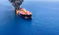 Hörmüz boğazından keçməyə çalışan daha bir gəmi hücuma məruz qalıb