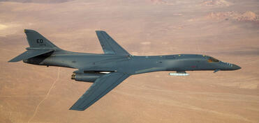 ABŞ İrandakı hədəflərə B-1 bombardmançıları ilə zərbə endirib