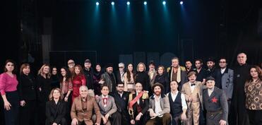 Leyla Əliyeva “Neft bumu hamıya gülümsəyir” tamaşasının nümayişində iştirak edib