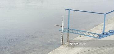 Siyəzəndə avtomobil kanala aşıb, sürücü ölüb