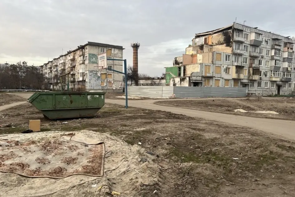 Tehran bombardmanlar nəticəsində evini itirənləri otellərdə yerləşdirir