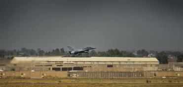 İran Bağdad yaxınlığında yerləşən ABŞ bazasına hücum edib