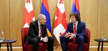 Paşinyan Tbilisidə Kobaxidze ilə görüşüb