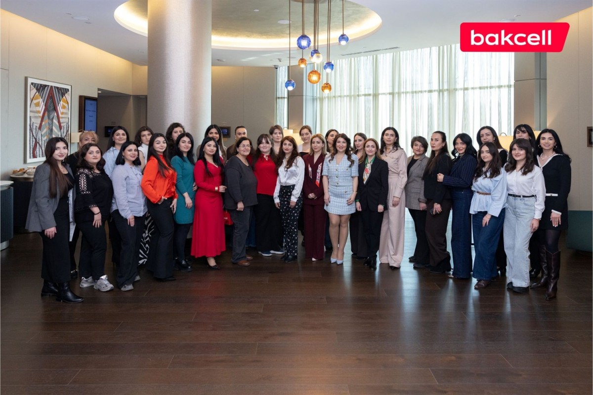 Bakcell 8 Martı xanım jurnalistlərlə birgə qeyd edib