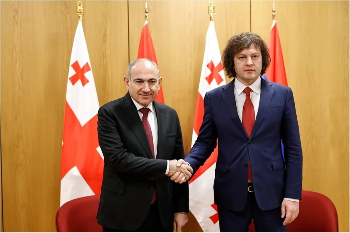 Paşinyan Kobaxidzeni TRIPP barədə məlumatlandırıb, Rusiya ilə münasibətləri müzakirə edib