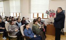 Professor xanımları təbrik edib