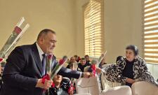 Professor xanımları təbrik edib