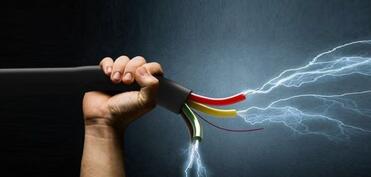 Hacıqabulda fermada 68 yaşlı kişini cərəyan vuraraq öldürüb