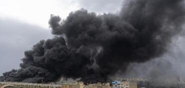 İranın zərbəsi nəticəsində Bəhreyn yaxınlığında obyektdə yanğın baş verib