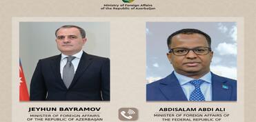 Ceyhun Bayramov somalili həmkarı ilə İrandan Azərbaycana edilmiş dron hücumu ilə bağlı müzakirə aparıb