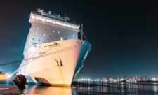 Britaniya Yaxın Şərqə təxliyə üçün gəmi göndərir