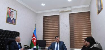 Rövşən Rzayev vətəndaşları qəbul edib