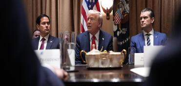 KİV: Trampın müşavirləri İrana qarşı müharibədən çıxış yolu axtarmağı tövsiyə edir