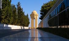 Antonio Koşta Şəhidlər xiyabanını ziyarət edib