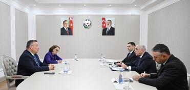 Əli Əsədov Kosta Rikanın Birinci vitse-prezidenti ilə investisiya perspektivlərini müzakirə edib