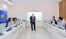 Azər Allahverənov miqrasiya mövzusunda məruzə ilə çıxış edib