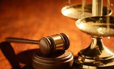 Qayınanasını qətlə yetirməkdə təqsirləndirilən qadına hökm oxunub