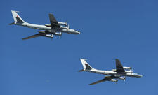 ABŞ Arktikada iki Rusiya Tu-142 təyyarəsini müşayiət etmək üçün 12 təyyarə qaldırıb