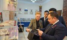 Moldovanın səfiri “Susmayan həqiqətlər” sərgisi ilə tanış olub