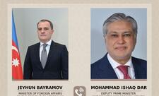 Ceyhun Bayramov pakistanlı həmkarı ilə cari regional təhlükəsizlik vəziyyətini müzakirə edib

Ceyhun Bayramov pakistanlı həmkarı ilə cari regional təhlükəsizlik vəziyyətini müzakirə edib