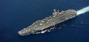 ABŞ İran gəmisinə zərbə endirib