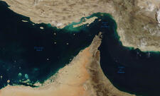 İran Hörmüz boğazından keçid şərtlərini açıqlayıb