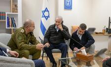 Netanyahunun Laricani və digərlərinin öldürülməsi əmrini verdiyi anın fotosu yayılıb