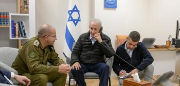 Netanyahunun Laricani və digərlərinin öldürülməsi əmrini verdiyi anın fotosu yayılıb