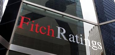 "Fitch": Neftin qiyməti 100 dollar səviyyəsində qalarsa, qlobal resessiya riski artacaq