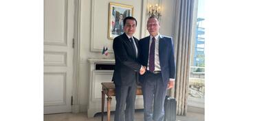 Hikmət Hacıyev Parisdə Makronun müşaviri ilə ikitərəfli əlaqələri müzakirə edib