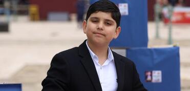 Yaşı kiçik, əməli böyük Əsgər