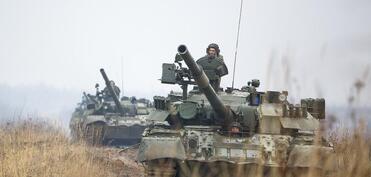 Rusiya iki istiqamətdən Donetsk vilayətinə hücum edir