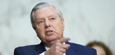 Senator Qrem Trampı İran ərazisini ələ keçirməyə çağırıb