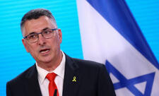 İsrail Livanın İran səfirini ölkədən çıxarmaq qərarını alqışladı