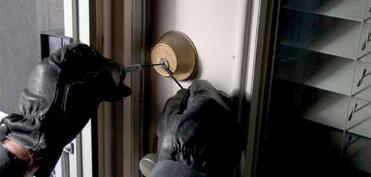 Paytaxtda evlərdən oğurluq edən şəxslər saxlanılıblar