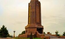 Gəncədə qadın Nizami məqbərəsində körpüdən yıxılıb