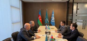 Qazaxıstan səfiri Muxtar Babayev ilə görüşüb