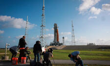 NASA Aya astronavtlar göndərməyə hazırlıq görür