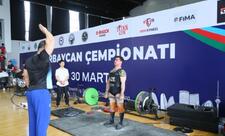 FHN əməkdaşı ölkə çempionatında 2 qızıl medal qazanıb