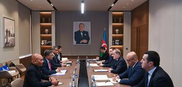 Ceyhun Bayramov Hindistan Xarici İşlər Nazirliyinin Qərb üzrə katibi ilə görüşüb