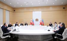 Prezident İlham Əliyevin Gürcüstanın Baş naziri ilə geniş tərkibdə görüşü olub