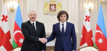 Prezident İlham Əliyevin İrakli Kobaxidze ilə təkbətək görüşü olub